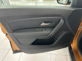 DACIA DUSTER 1.6 SCe Prestige SUV 5dr Petrol Manual Euro 6 (s/s) (115 ps)