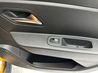 DACIA DUSTER 1.6 SCe Prestige SUV 5dr Petrol Manual Euro 6 (s/s) (115 ps)