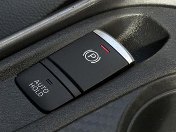 NISSAN JUKE 1.0 DIG-T N-Connecta SUV 5dr Petrol DCT Auto Euro 6 (s/s) (114 p