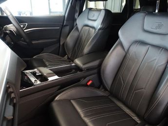 AUDI E-TRON 50 Black Edition SUV 5dr Electric Auto quattro 71.2kWh (313 ps)