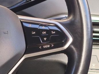 VOLKSWAGEN ID.4 Pro Performance 77kWh Life SUV 5dr Electric Auto (204 ps)