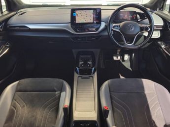 VOLKSWAGEN ID.4 Pro Performance 77kWh Life SUV 5dr Electric Auto (204 ps)
