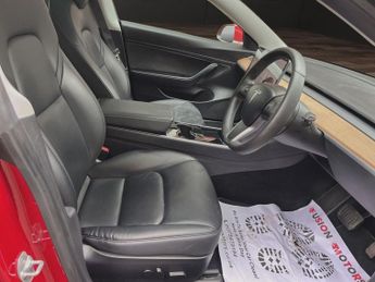 TESLA Model 3 Standard Range Plus Saloon 4dr Electric Auto RWD (241 bhp)