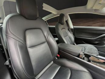 TESLA Model 3 Standard Range Plus Saloon 4dr Electric Auto RWD (241 bhp)