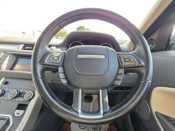LAND ROVER RANGE ROVER EVOQUE 2.0 TD4 SE Tech SUV 5dr Diesel Auto 4WD Euro 6 (s/s) (180 ps)