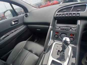 PEUGEOT 3008 2.0 HDi Allure SUV 5dr Diesel Auto Euro 5 (163 ps)