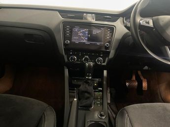 SKODA OCTAVIA 2.0 TDI Scout Estate 5dr Diesel DSG 4WD Euro 6 (s/s) (184 ps)