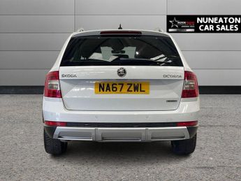 SKODA OCTAVIA 2.0 TDI Scout Estate 5dr Diesel DSG 4WD Euro 6 (s/s) (184 ps)