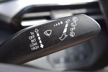 VOLKSWAGEN ID4 ID4 181 Pro Performance 77kWh Life SUV 5dr Electric Auto (204 ps