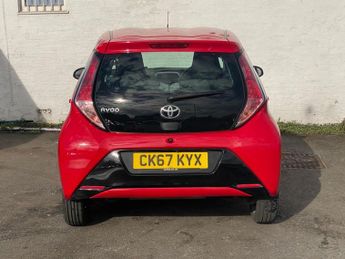TOYOTA AYGO 1.0 VVT-i x-play Hatchback 5dr Petrol Manual Euro 6 (68 ps)