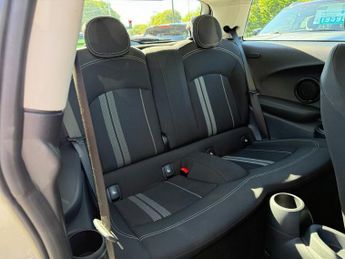 MINI Electric Hatch Cooper SE 32.6kWh Level 1 Hatchback 3dr Electric Auto (184 ps)