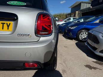MINI Electric Hatch Cooper SE 32.6kWh Level 1 Hatchback 3dr Electric Auto (184 ps)