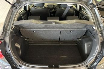 TOYOTA YARIS 1.5 VVT-h Icon Tech Hatchback 5dr Petrol Hybrid E-CVT Euro 6 (s/