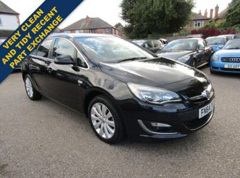 Vauxhall Astra 1.6 16V Elite Sports Tourer 5dr Petrol Manual Euro 5 (115 ps)