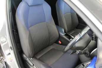 TOYOTA C-HR 1.8 VVT-h Dynamic SUV 5dr Petrol Hybrid CVT Euro 6 (s/s) (122 ps