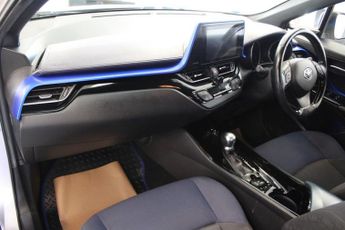 TOYOTA C-HR 1.8 VVT-h Dynamic SUV 5dr Petrol Hybrid CVT Euro 6 (s/s) (122 ps