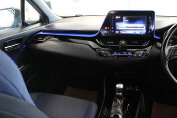 TOYOTA C-HR 1.8 VVT-h Dynamic SUV 5dr Petrol Hybrid CVT Euro 6 (s/s) (122 ps