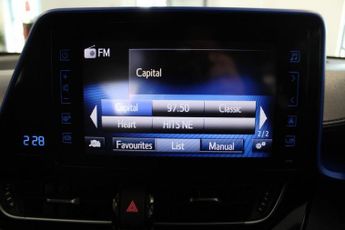 TOYOTA C-HR 1.8 VVT-h Dynamic SUV 5dr Petrol Hybrid CVT Euro 6 (s/s) (122 ps