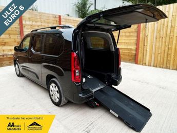 VAUXHALL COMBO LIFE 4 Seat Petrol Auto Wheelchair Accessible Disabled Access Vehicle