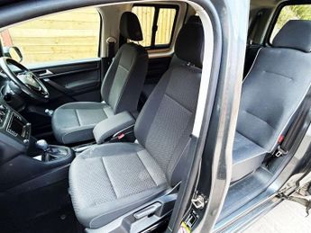 VOLKSWAGEN CADDY MAXI LIFE 4 Seat Auto Wheelchair Accessible Disabled Access Vehicle WAV