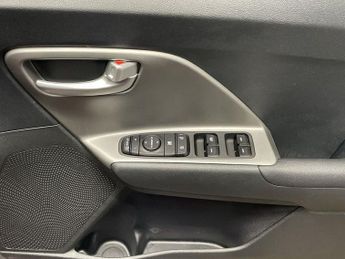KIA NIRO 64kWh 2 SUV 5dr Electric Auto (201 bhp)