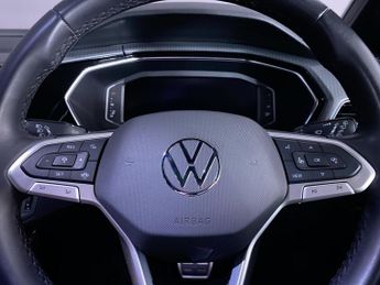 VOLKSWAGEN T-CROSS 1.0 TSI R-Line SUV 5dr Petrol DSG Euro 6 (s/s) (110 ps)