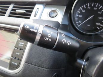 LAND ROVER RANGE ROVER EVOQUE 2.2 SD4 Pure Tech SUV 5dr Diesel Auto 4WD Euro 5 (s/s) (190 ps)