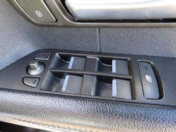 LAND ROVER RANGE ROVER EVOQUE 2.2 SD4 Pure Tech SUV 5dr Diesel Auto 4WD Euro 5 (s/s) (190 ps)