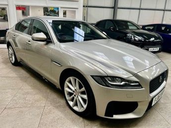 JAGUAR XF 3.0d V6 S Saloon 4dr Diesel Auto Euro 6 (s/s) (300 ps)