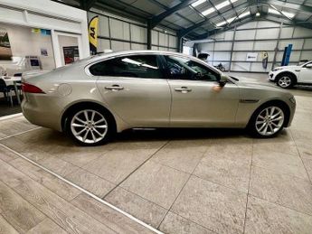 JAGUAR XF 3.0d V6 S Saloon 4dr Diesel Auto Euro 6 (s/s) (300 ps)