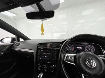VOLKSWAGEN GOLF 2.0 GTD TDI DSG 5d 182 BHP
