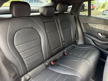 MERCEDES-BENZ GLC 2.1 GLC250d AMG Line (Premium Plus) Coupe 5dr Diesel G-Tronic+ 4