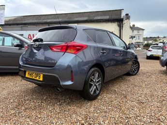 TOYOTA AURIS 1.6 V-Matic Icon Plus Hatchback 5dr Petrol Manual Euro 5 (132 ps