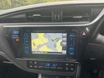 TOYOTA AURIS 1.8 VVT-h Excel Hatchback 5dr Petrol Hybrid CVT Euro 6 (s/s) (Sa