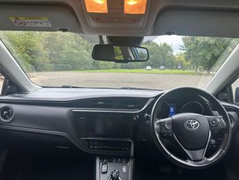 TOYOTA AURIS 1.8 VVT-h Excel Hatchback 5dr Petrol Hybrid CVT Euro 6 (s/s) (Sa