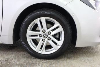 TOYOTA COROLLA 1.8 VVT-h Icon Tech Touring Sports CVT Euro 6 (s/s) 5dr