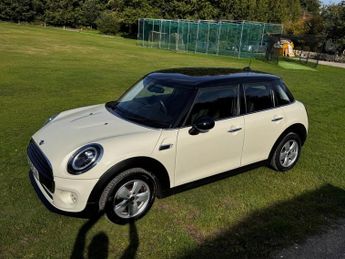 MINI HATCH 1.5 Cooper Classic Hatchback 5dr Petrol Steptronic Euro 6 (s/s) 
