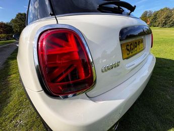 MINI HATCH 1.5 Cooper Classic Hatchback 5dr Petrol Steptronic Euro 6 (s/s) 
