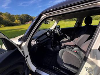 MINI HATCH 1.5 Cooper Classic Hatchback 5dr Petrol Steptronic Euro 6 (s/s) 