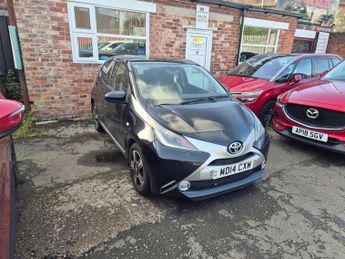 TOYOTA AYGO 1.0 VVT-i x-clusiv Hatchback 5dr Petrol x-shift Euro 5 Euro 5 (6