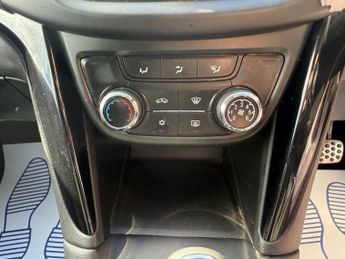 VAUXHALL ZAFIRA TOURER 2.0 CDTi SRi MPV 5dr Diesel Auto Euro 5 (165 ps)