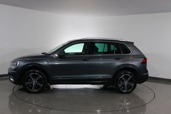 VOLKSWAGEN TIGUAN 2.0 TDI BlueMotion Tech SE Navigation SUV 5dr Diesel DSG 4Motion