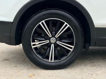 VOLKSWAGEN TIGUAN 1.4 TSI SE Navigation SUV 5dr Petrol DSG 4Motion Euro 6 (s/s) (1