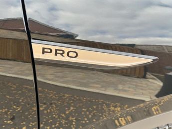 VOLKSWAGEN ID.4 Pro Performance 77kWh Life SUV 5dr Electric Auto (204 ps)