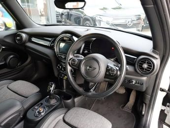 MINI Electric Hatch Cooper SE 32.6kWh Level 2 Hatchback 3dr Electric Auto (184 ps)