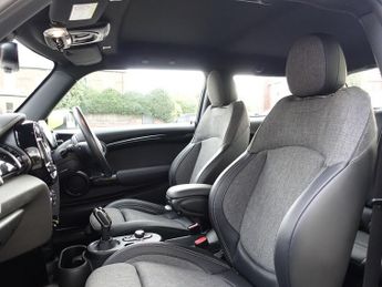 MINI Electric Hatch Cooper SE 32.6kWh Level 2 Hatchback 3dr Electric Auto (184 ps)