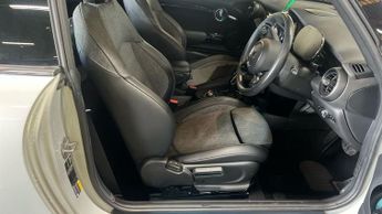 MINI Electric Hatch Cooper SE 32.6kWh Level 2 Hatchback 3dr Electric Auto (184 ps)