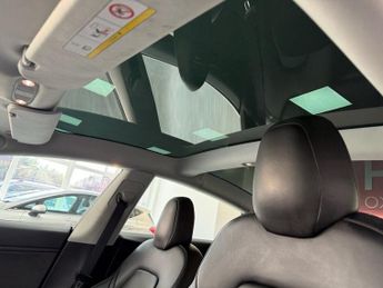 TESLA Model 3 Standard Range Plus Saloon 4dr Electric Auto RWD (241 bhp)