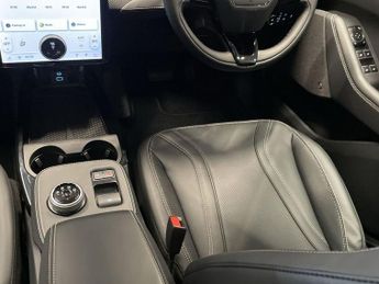 FORD MUSTANG MACH-E Standard Range 72kWh Select SUV 5dr Electric Automatic (268 ps)