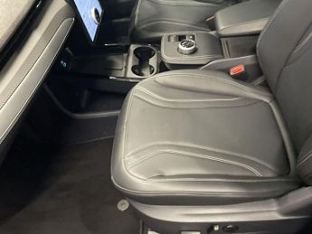 FORD MUSTANG MACH-E Standard Range 72kWh Select SUV 5dr Electric Automatic (268 ps)